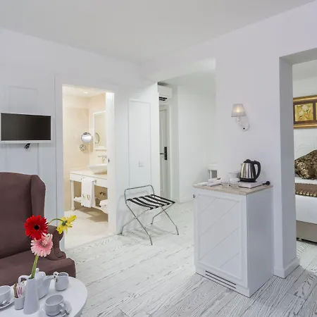 Wise & - Adults Only