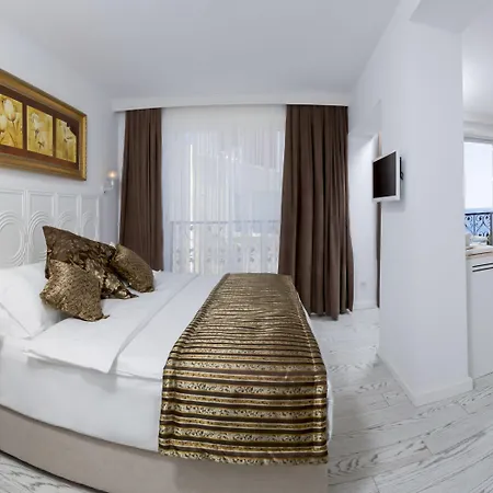 Wise & - Adults Only Otel 3*