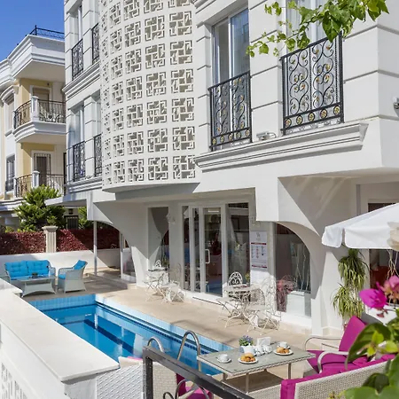 Wise & - Adults Only Otel