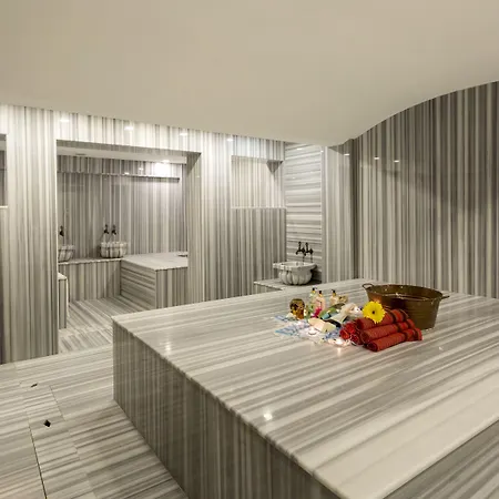 Wise & - Adults Only Otel 3*