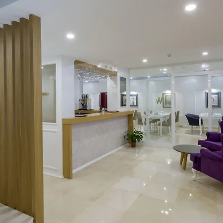 Wise & - Adults Only 3*