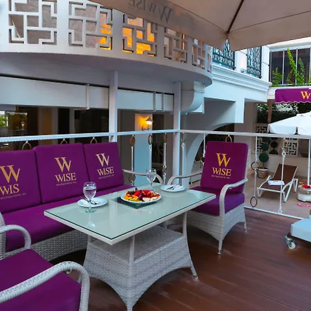 Wise & - Adults Only Otel 3*