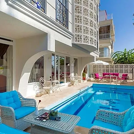 Ξενοδοχείο Wise & - Adults Only 3*
