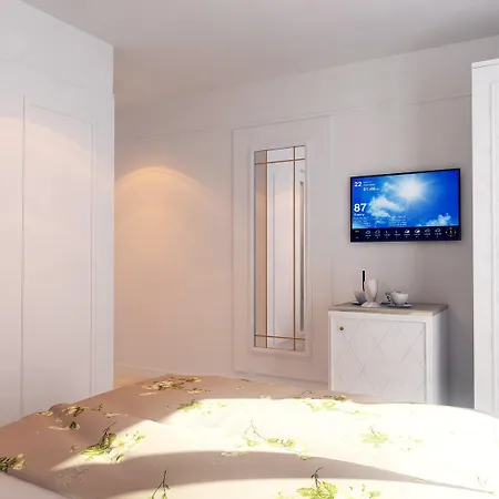 Wise & - Adults Only Otel 3*