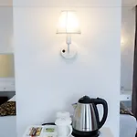 Wise & - Adults Only Hotel