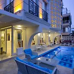 Wise & - Adults Only Hotel 3*