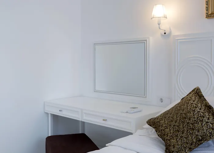 Hotel Wise & - Adults Only